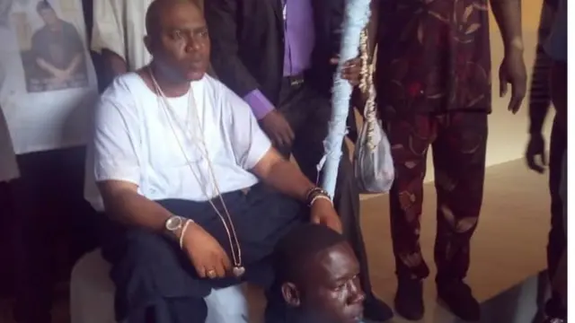 Ọba Gbadegẹsin Ogunoye laarin ero