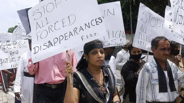 காணாமல் ஆக்கப்பட்டோருக்காக கொழும்பில் நடந்த ஒரு போராட்டம்.