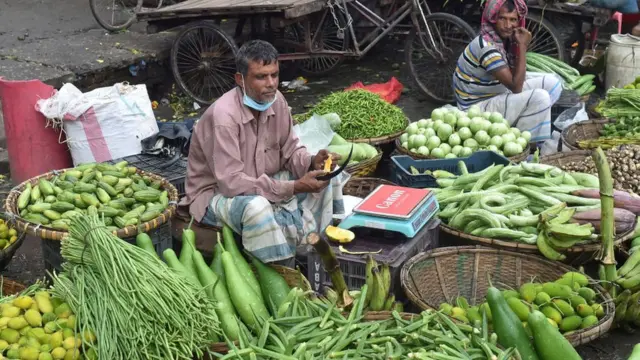 সবজি বাজার খোলা, ঢাকা, ২৯/০৬/২০২১