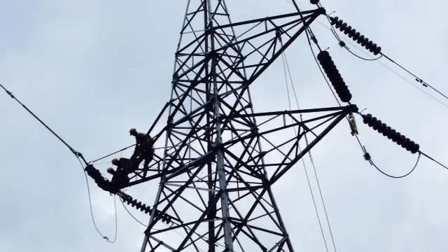 बिजुलीको प्रसारण लाइन