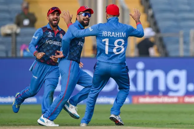 இலங்கை அணி தடுமாற்றம்