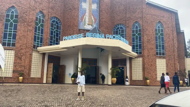 Uyu munsi wahuriranye no ku cyumweru, kuri Kiliziya yo ku Kimironko i Kigali abantu bemerewe kujya muri misa yabaye mu gitondo kare