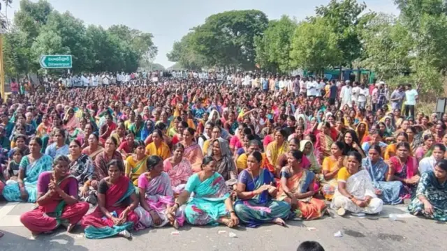 నిర్మల్ జిల్లా దిలావర్‌పూర్‌లో రైతులు చేపట్టిన ఆందోళన తీవ్ర ఉద్రిక్తతలకు దారితీసింది