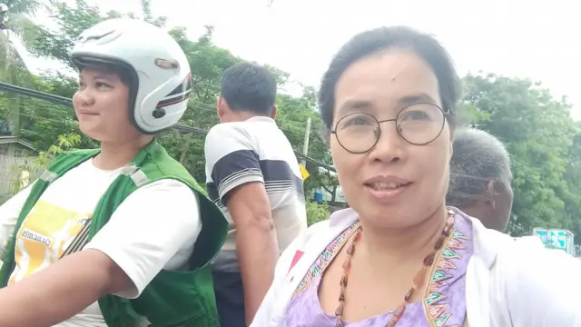 အမှုဖွင့်ဖို့ ကြိုးစားကြတဲ့ ဘေးတွဲဆိုင်ကယ်မောင်းသူ မမိုးဆမ်းပန်းနဲ့ မစုစုနွေး
