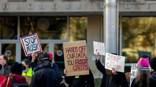 протест у Вашингтоні, агенція ефективності 