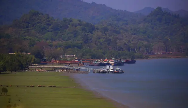বাংলাদেশ মিয়ানমারের সীমান্তের নাফ নদী
