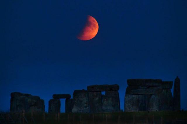 Stonehenge de noite