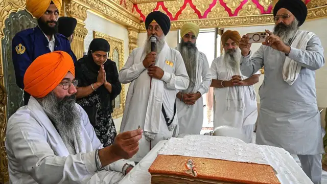 ਗੁਰੂ ਗ੍ਰੰਥ ਸਾਹਿਬ ਦੀ ਤਸਵੀਰ