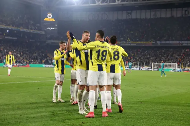 Fenerbahçeli futbolcuların gol sevinci