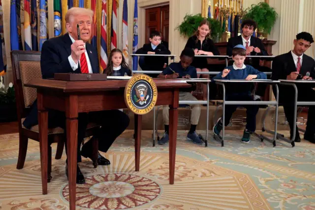 டொனால்ட் டிரம்ப்