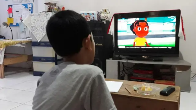 Belajar di rumah melalui siaran TVRI