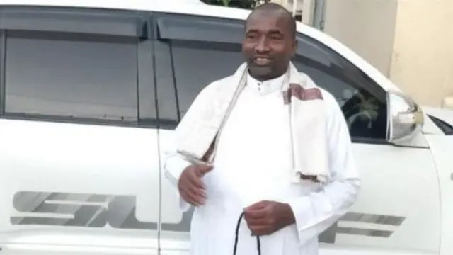 Sheekh Soomow oo ka mid ha culimada ka hadashay arrintaa Faransiiska iyo Islaamka