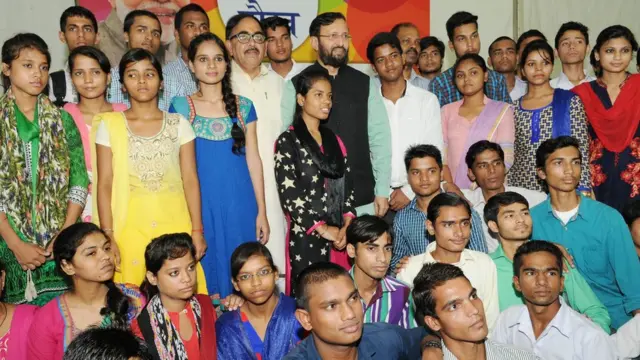 संकट में फेलोशिप