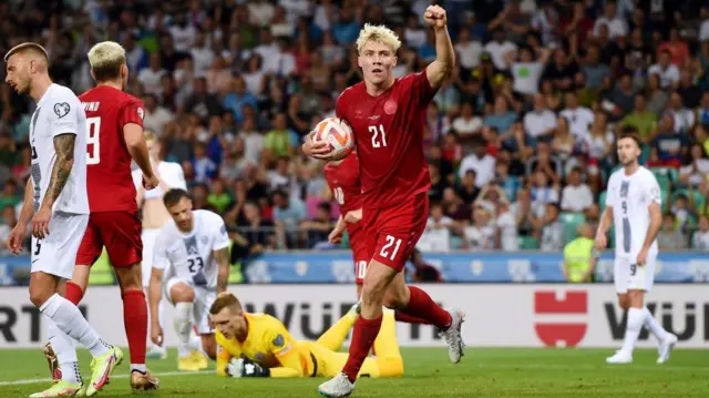 هویلوند در ۶ بازی ملی ۶ گل برای دانمارک زده است