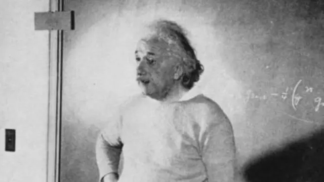 આઇન્સ્ટાઇન