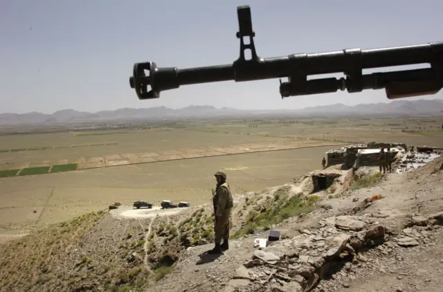 یک سرباز پاکستانی در مرز