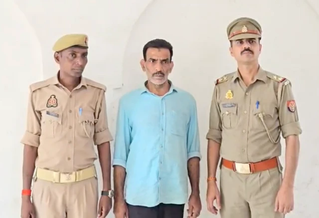 पुलिस ने आयुष मलिक उर्फ़ मोहम्मद अली के ससुर इस्लाम क़ुरैशी को गिरफ़्तार कर लिया है