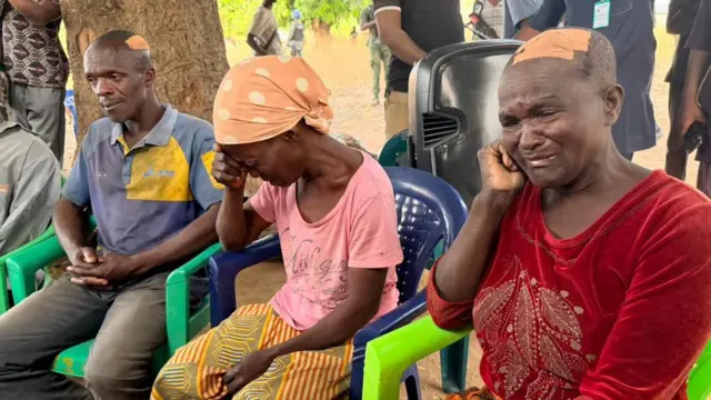 Ọtụtụ ezinaụlọ n'obodo a tọọrọ Kajuru dị na Kaduna Steeti, ebe a tọọrọ mmadụ karịrị otu narị n'ụlọụka atọ.