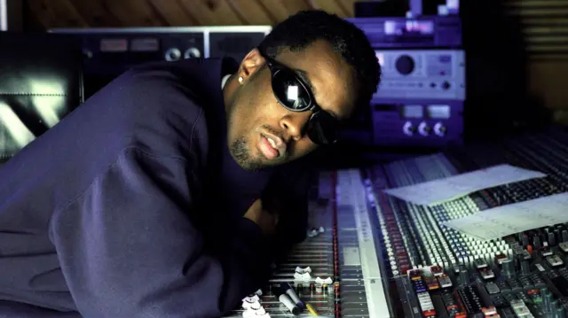 Sean "Diddy" Combs em estúdio de gravação