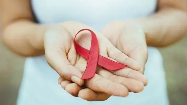 当前的重点还是需要及时诊断HIV 病毒,并让病人长期服药,以控制病情。
