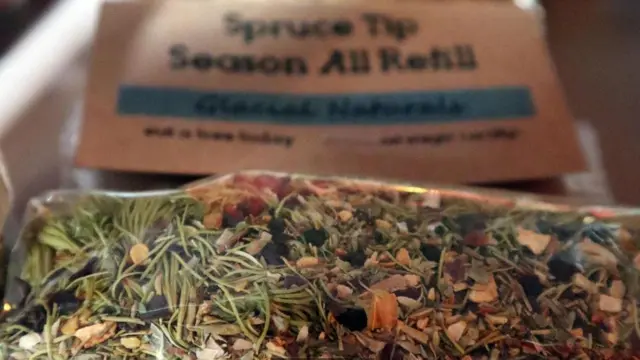 براعم التنوب غنية بفيتامين سي، كما تضاف إلى الكثير من الكريمات اليدوية والمرطبات والمراهم التي تخفف لدغات الحشرات، لكونها مضاد طبيعي للجراثيم