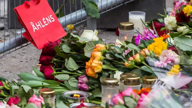 Квіти на місці нападу в Стокгольмі