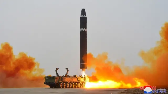 북한의 화성 15형 