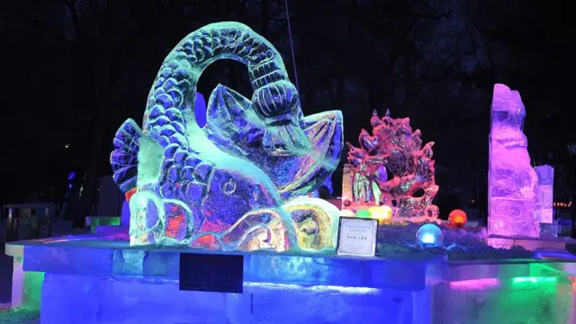 বরফের ভাস্কর্য