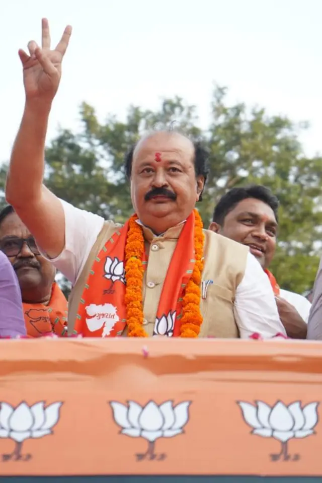 પૂર્ણેશ મોદી