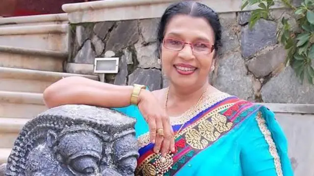 දැවැන්ත හඬ පෞරුෂයකින් මීට දශක කිහිපයකට පෙර ශ්රී ලාංකික ගුවන් විදුලි ශ්රාවකයින්ට ප්රවෘත්ති ඉදරිපත් කළ, රම්ය වනිගසේකරගේ හඬ සිකුරාදා (මාර්තු 08) පෙරවරුවේ නිවී ගියේ ය.