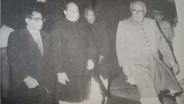 1993 کے سیاسی بحران کے دو کرادر صدر غلام اسحاق خان اور وزیر نواز شریف