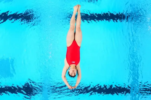 Kim Mi Rae, atlet dari Korea Utara berkompetisi di cabang olahraga loncat indah 10 meter Olimpiade Paris 2024.