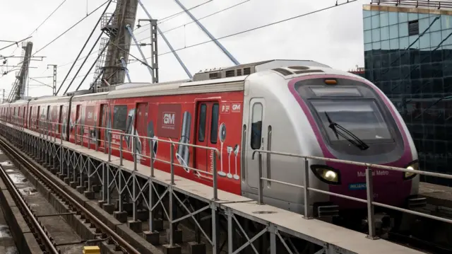 இந்தியா மெட்ரோ ரயில்களில் பில்லியன்களை கொட்டியும் எதிர்பார்த்த பயன் கிடைக்காதது ஏன்?