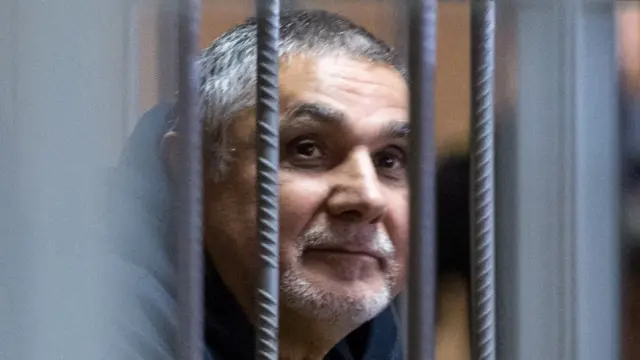 Шакро Молодой