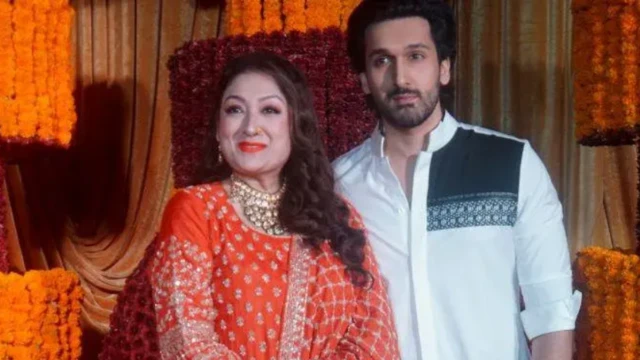 ਯਸ਼ੋਵਰਧਨ ਆਪਣੀ ਮਾਂ ਸੁਨੀਤਾ ਨਾਲ