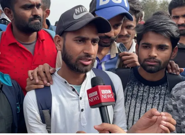 छात्र सचिन यादव कहते हैं कि जब दुबारा परीक्षा हो तो ऐसी समस्या नहीं होनी चाहिए.