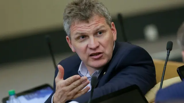 Депутат Госдумы Алексей Куренной заявляет, что рынок школьного питания в Ульяновске поделили между собой две компании, приближенные к местным властям