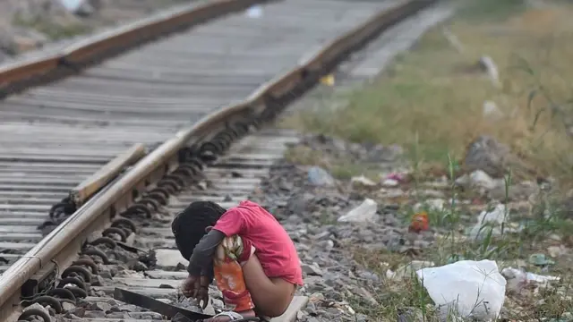 Aworan ọmọde to n ya igbe ni ita gbangba