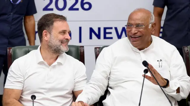 इंडिया गठबंधन ने आगामी संसद सत्र में हर दिन एलओपी की अध्यक्षता में विपक्षी दलों की बैठक करने का निर्णय लिया है.