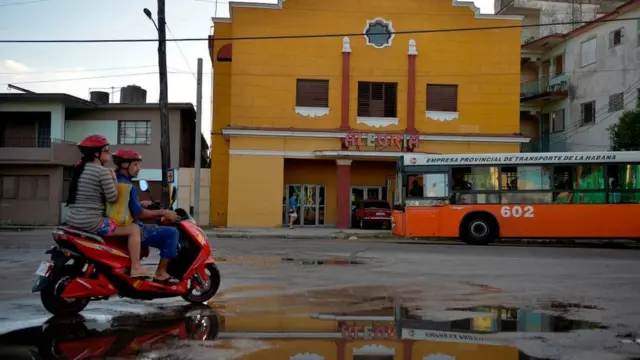 Автобус на улице Гаваны