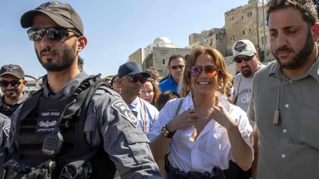 لوبيز في زيارة للقدس