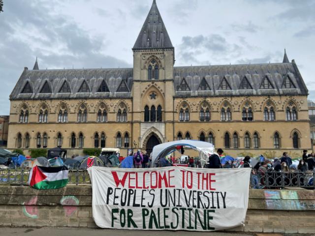 المخيم الاحتجاجي للطلبة المؤيدين للفلسطينيين في حرم جامعة أكسفورد
