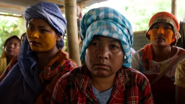 मीरा पॅबिस (महिला मशालधारी) या संघटनेच्या सदस्य