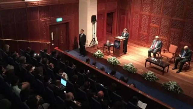Serkitar 200 hadirin mendengarkan kuliah umum Wapres Jusuf Kalla di Oxford Centre for Islamic Studies.