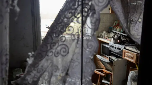 Ukrayna Kiyev Rusiya bu gün Kiyevə girdi Kiyevdə dağıntılar Rus qoşunlarının bombardmanından sonra yanan bina dağıdılmış Kiyevdən şəkillər