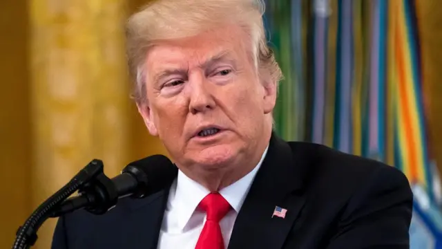 ترامب يقول الآن إن ما دفع كان من ماله الخاص