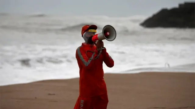 चेतावनी