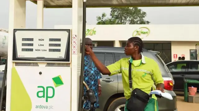 Ebe a na-ere mmanụ ụgboala