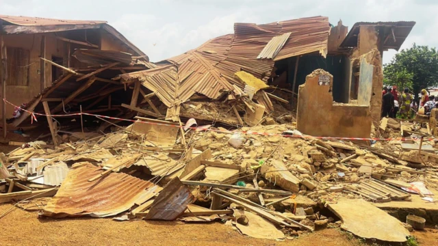 Brown roof wit broken stones and red line