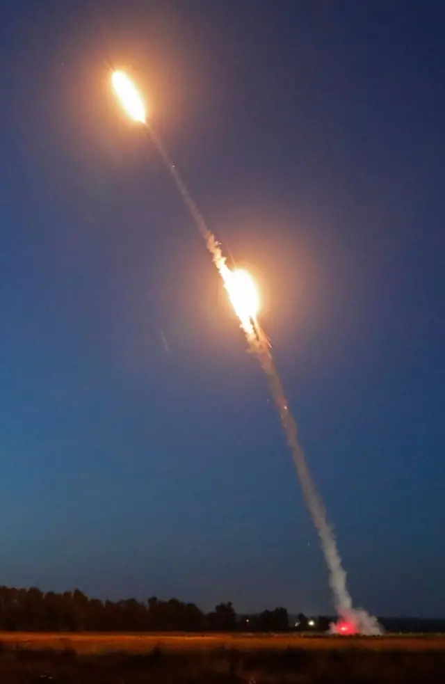 ग़ज़ा से दागे गए रॉकेट